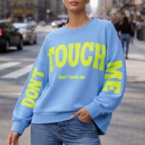 Don't touch me sweater (lichtblauw)